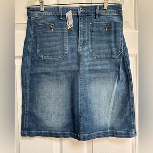 NWT Christopher & Banks Denim Skirt with Front Pockets Size 6